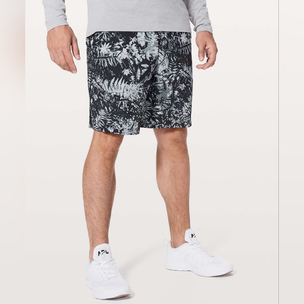 Lululemon Pace Breaker Short Linerless 9" Updated Canopy Ice Grey Black Medium